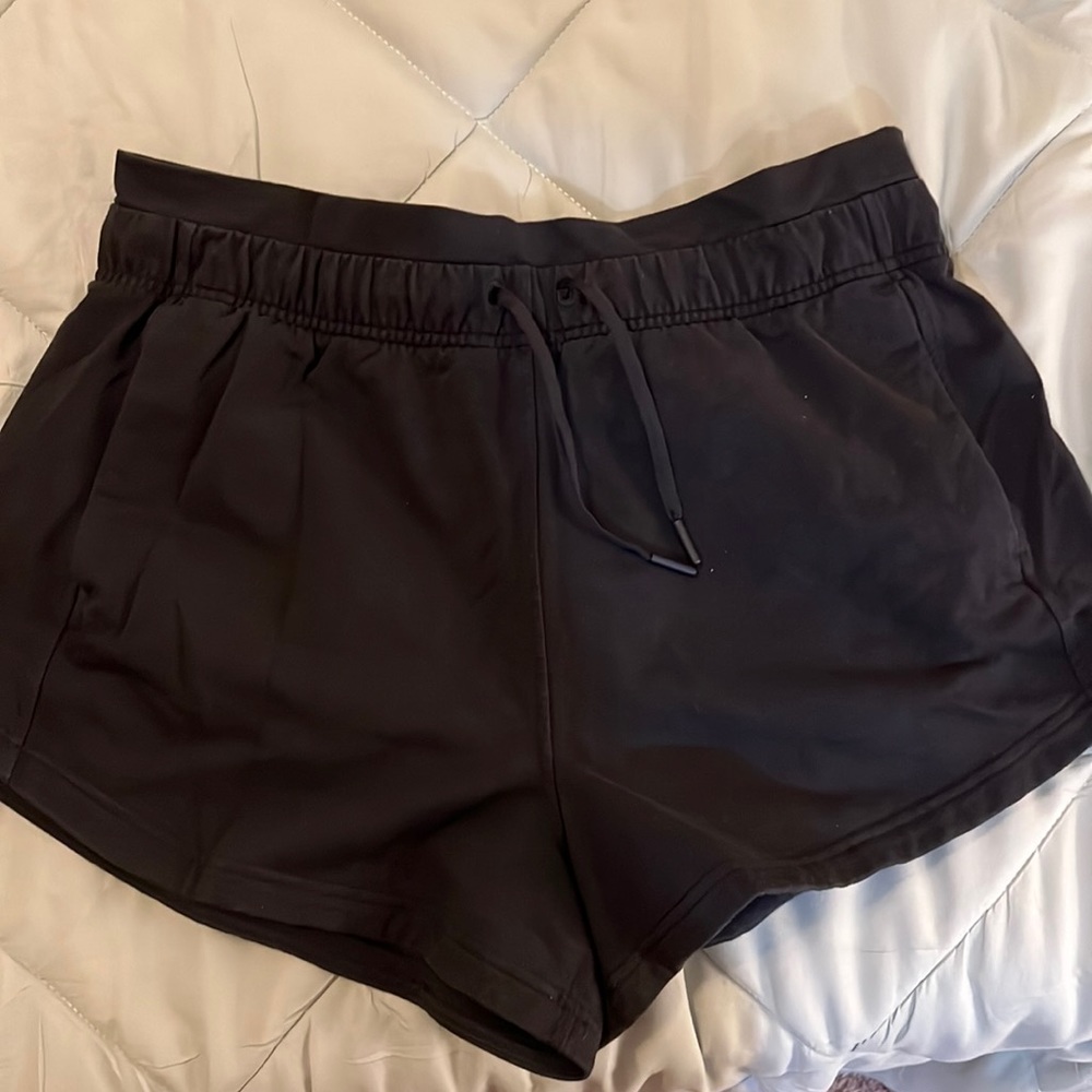 Black Lululemon inner glow shorts